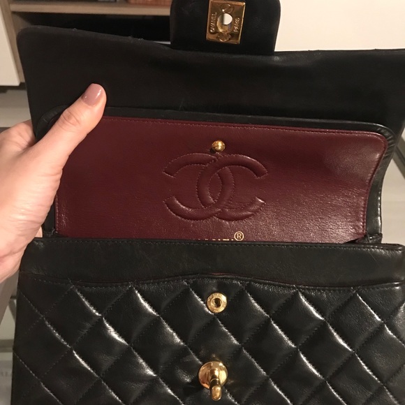Vintage Chanel Classic Flap Bag - Picture 2 of 10